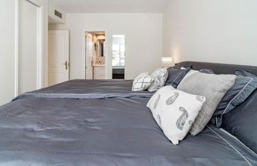 Sensational and Exotic 3-Bedroom Retreat in Nueva Andalucia with a Palm Garden - Foto 30