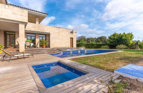Villa de lujo con piscina, jacuzzi, jardín y terraza - Foto 42
