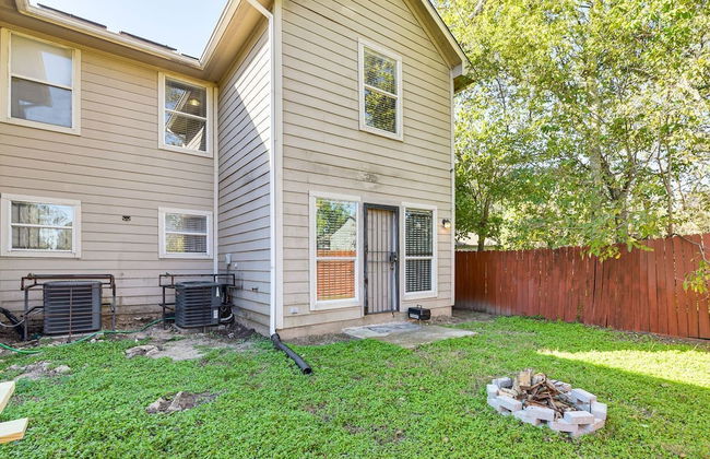 Family Friendly 3 Bedroom 2 bath Home - Photo 4