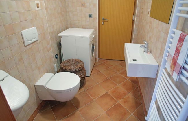 Spacious Villa with a Swimming Pool - Foto 13