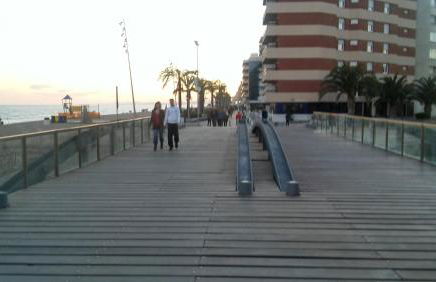 Passeig Maritim Apartment - Photo 69