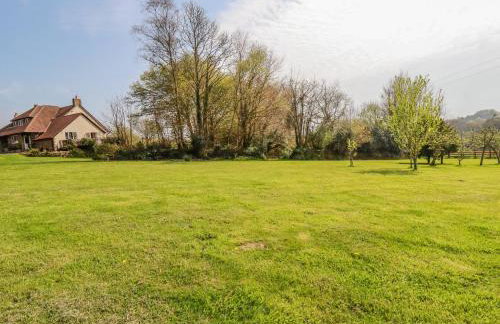 Little Oaklands - Photo 17