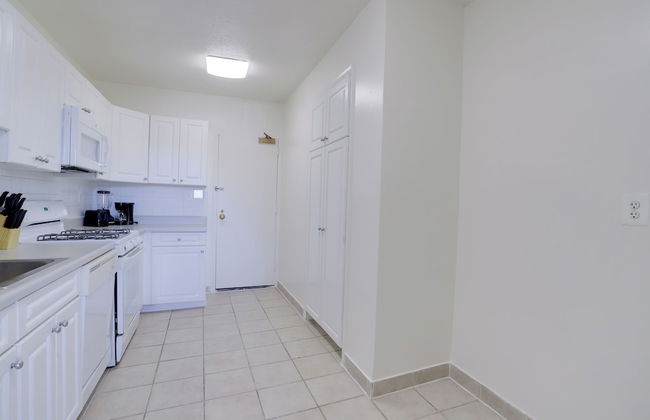 Elegant Apartments Near the Pentagon - Photo 54