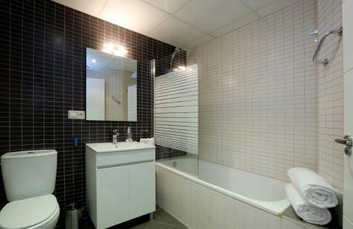 Reino de Valencia Apartments - Photo 10