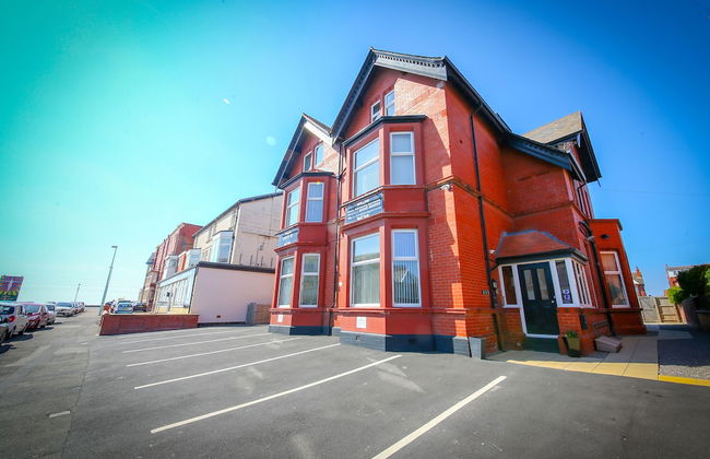 Breck Blackpool - Photo 72