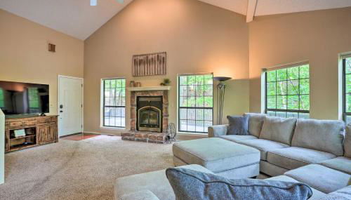 Beaver Lake Retreat with Deck and Private Hot Tub - Foto 5