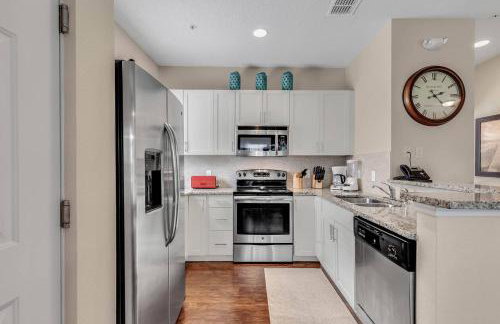 4 BD 3 BA Lucaya Village 15-101 - Foto 8