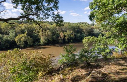 Exclusive Wooded Chalet w Magnificent River Views - Foto 60