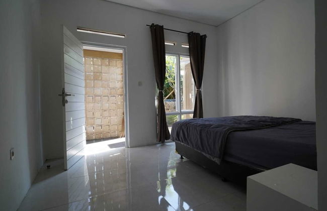 A&T House - Sukabumi - Photo 3