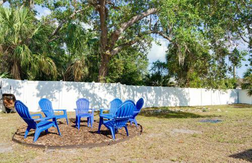 Lounge Area Office Fenced Yard Near It All - Photo 45