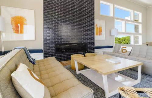 New Modern Waterfront Home w Saltwater Pool - Foto 15