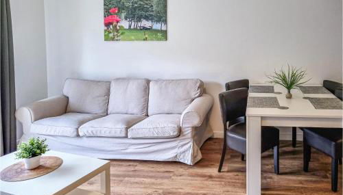 Pet Friendly Apartment - Photo 4