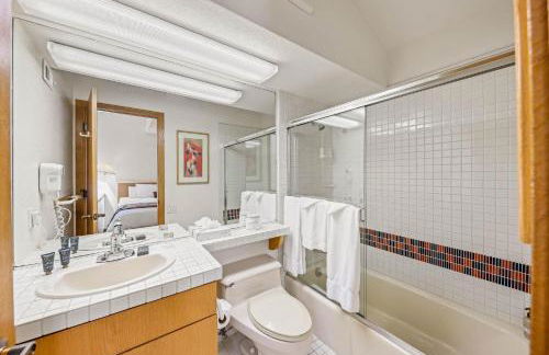 Palisades Tahoe Lodge Rentals Studio Loft #305 - Foto 11