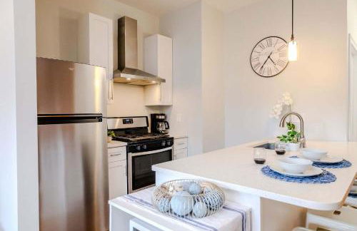 Jennifer's Stylish Apt Private Deck Backyard Oasis - Foto 8