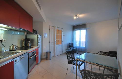 Le Vieux Port Apartments - Photo 13