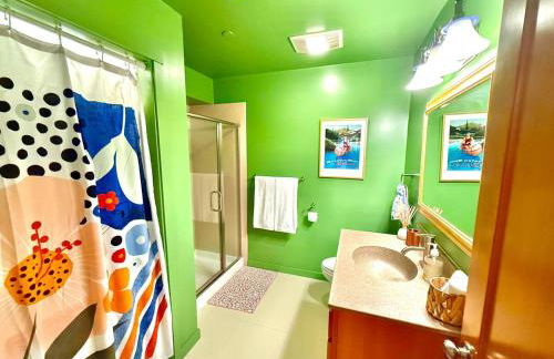 Cozy cabin deep in the redwoods with WiFi and Hot Tub - Foto 18