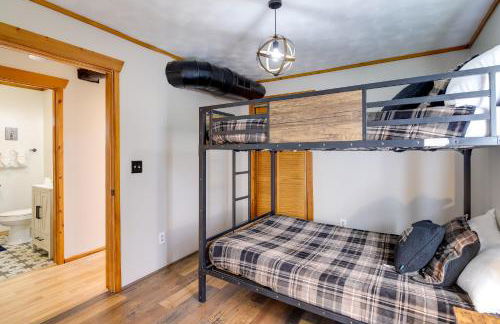 Modern-Rustic Love Cabin in Cosby Deck and Grill - Foto 13