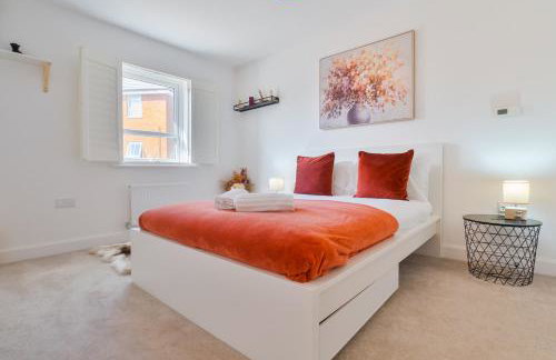 Modern Spacious 3 Bedroom House in Canterbury with En Suite and Free Parking Perfect for Contractors & Families - Photo 13