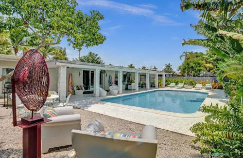 New! Waterfront Heated Pool, Fishing Pier, Designer Touches, 2mi to Beach - Photo 9