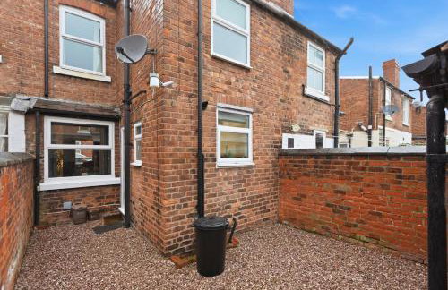 Two Bed Hoole House Great for Contractors - Photo 27