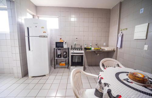 Apartamento a 1 quadra da praia - Foto 8