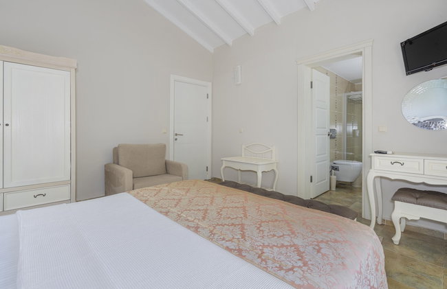 Alya Villa Butik Hotel - Photo 15