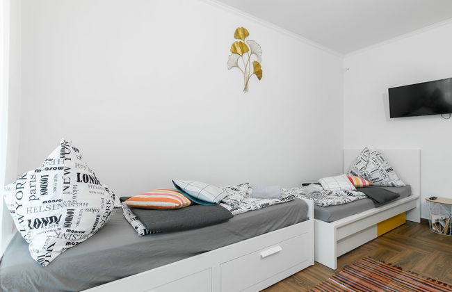 2 bedroom Apartment in Balatonszárszó with garden - Photo 8