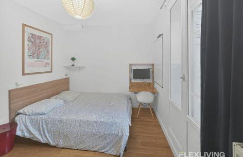 Spacious one-bedroom apartment just 1 minute walk from Montparnasse train - Foto 3