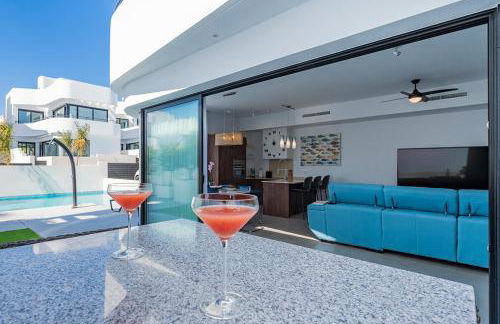 STYLISH VILLA 2018,POOL,3B.R.WIFI,NETFLIX - Foto 10