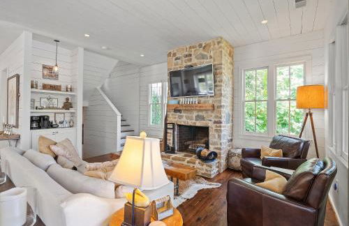 Central Perk - Pet Friendly, Luxury Cabin Feel, Kayaksand Coffee! - Foto 6