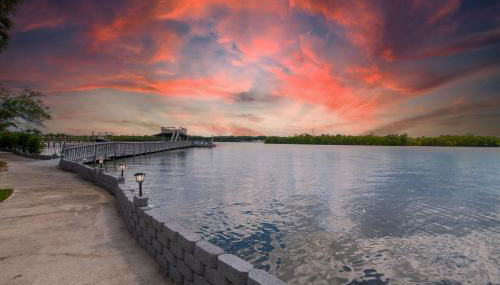 Huge Waterfront Mini-Resort w Gym, Dock & Pool - Foto 2