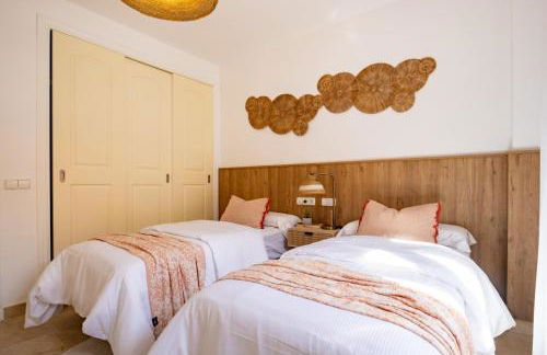 Increíble y Moderno apartamento Duplex con piscinas y preciosas vistas - Photo 16