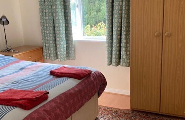 5-bed Town House in Newport - Photo 4