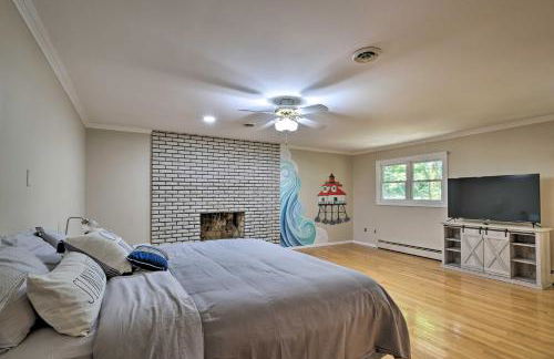 Coastal Edgewater Home with Private Hot Tub! - Foto 7