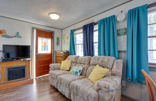 Cozy Camdenton Cottage with Deck and Boat Dock Access! - Photo 3