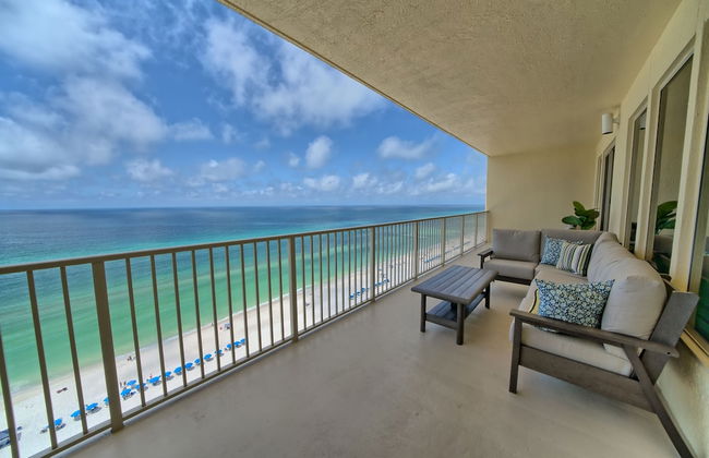 Pleasant Oceanfront Condo with Large Balcony and Beach Access - Unit 1605 by RedAwning - Foto 37