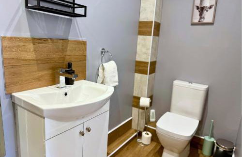 Pool Table 1-Bedroom House, near City Centre and Public Transport, Dog Friendly, Sleeps 5, Free Parking - Foto 38