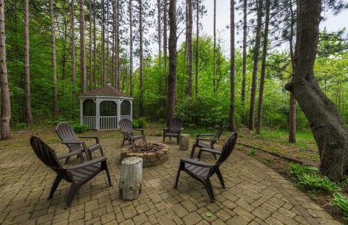Woodlands - Beautiful Outdoor Living Space, nestled into the woods - Great getaway! - Foto 24