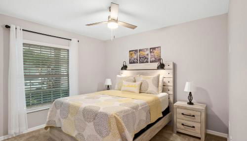 Family Retreat w/ Pool & Foosball, 8.5mi to Disney! - Foto 5