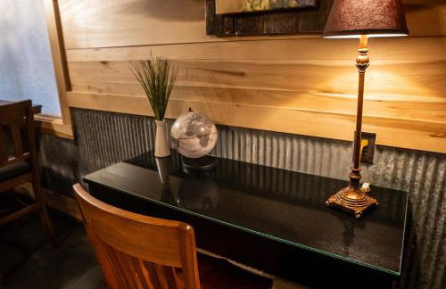 Romantic Cottage w Hot Tub & Views - Photo 30