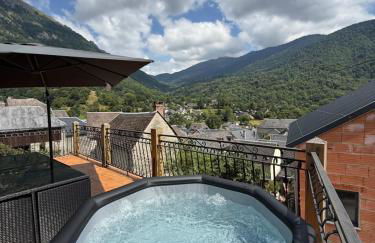 Gite boutx avec Jacuzzi 12 personnes 5 LITS DOUBLES ET 1 CANAPE LIT - Foto 17