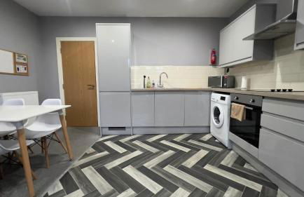 1 bed Apt close to Leeds Arena Sleeps up to 4 people F6 - Photo 5