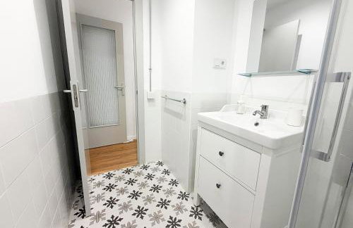 Apartamento reformado de 3 habitaciones en Sagrada Familia - Foto 4