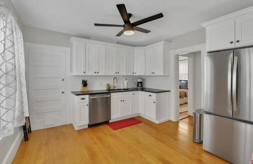West Hartford Center- Charming New England Apt - Foto 12