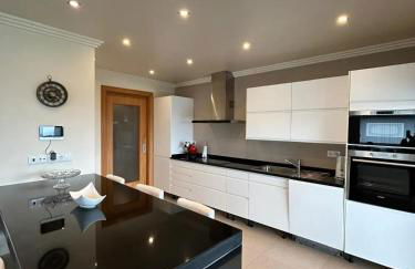 Charming house with garden in Angra do Heroísmo - Photo 6