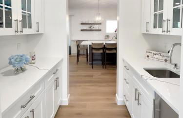 New Construction Modern Luxury Retreat w 6 Beds - Foto 58