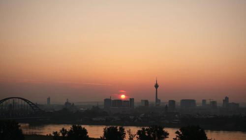 Rheinblick - Wohnung direkt bei Düsseldorf mit toller Aussicht - Foto 2