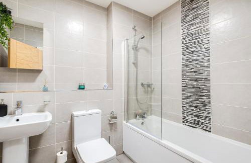 Pluxa Blue Sapphire Luxury Stay Free parking Free WIFI - Walk Everywhere, Travel, Biz, Leisure - Foto 8