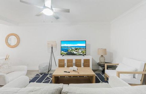 Boca Waterfront Oasis Walk to Beach with Pool, Hot Tub, Gym - Foto 11