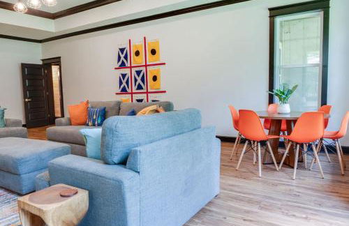 Luxurious Lake Front Estate, Sleeps 20, Game Room and Pet Friendly - Foto 32